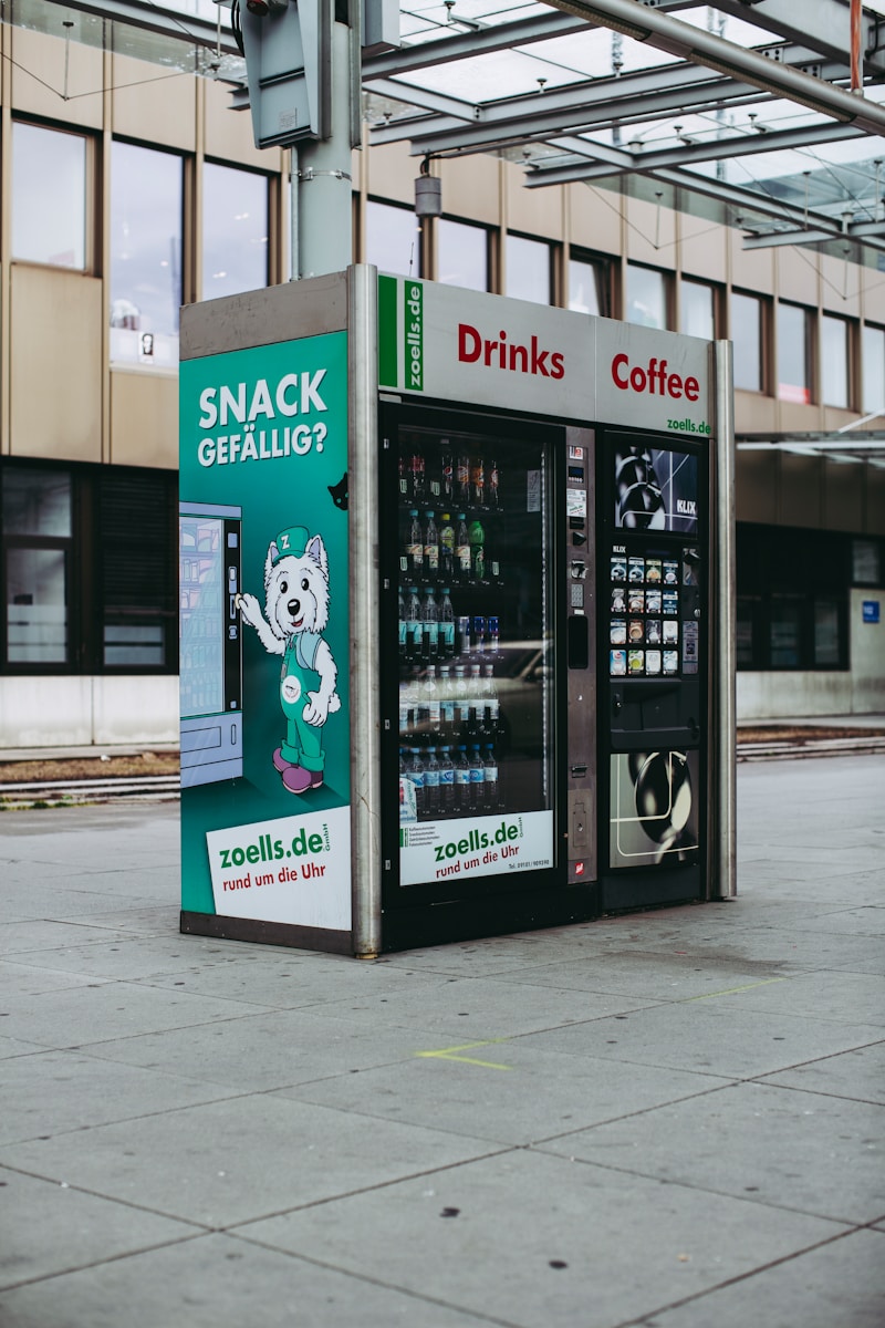 green and white kanji text signage